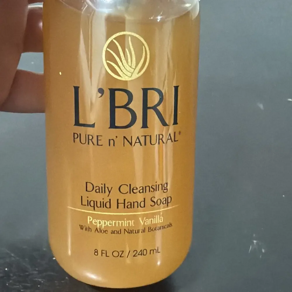 New L'BRI Pure n’ Natural Daily Cleansing Liquid Hand Soap Peppermint Vanilla
